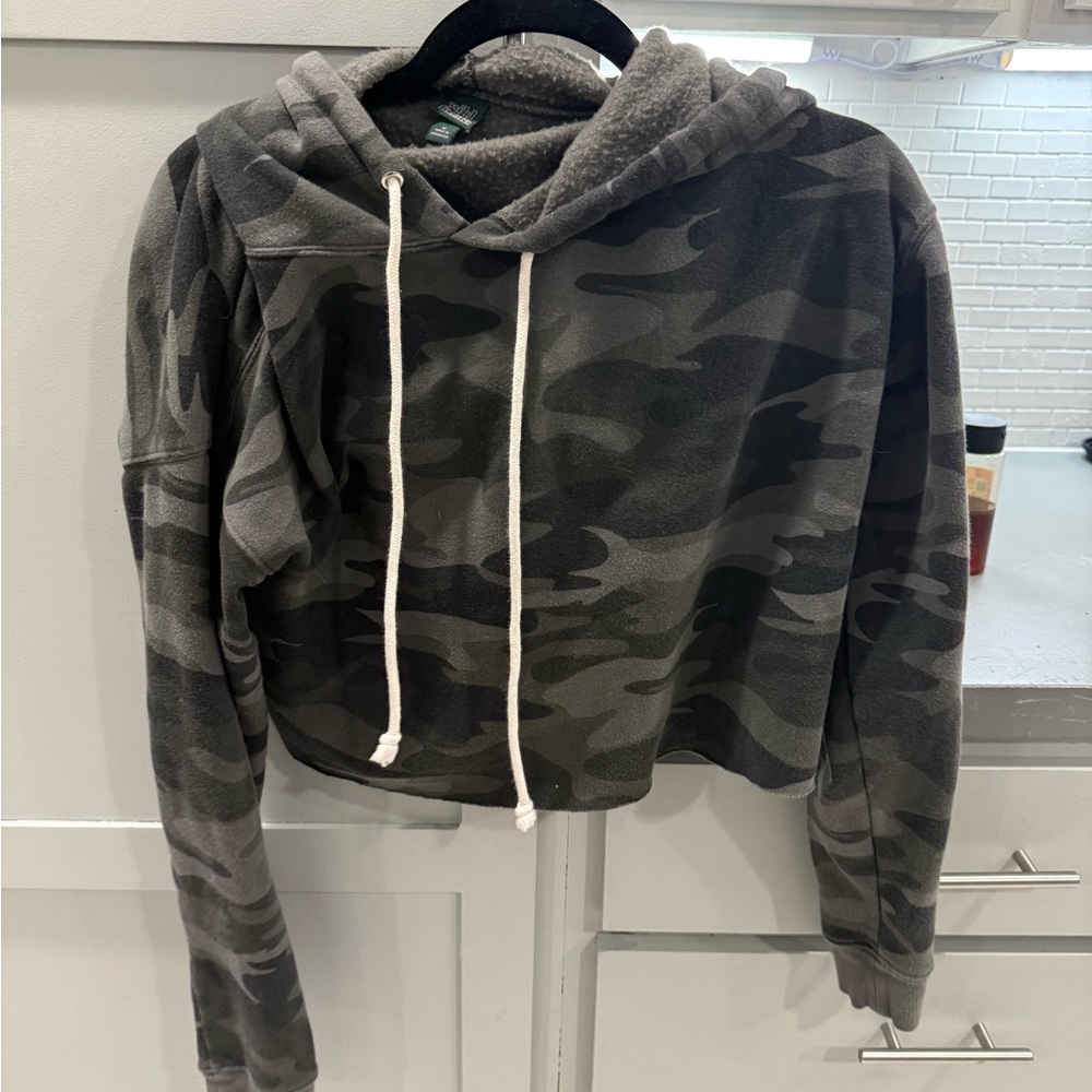 Camouflage Cropped Hoodie